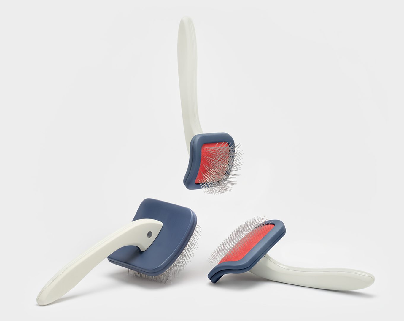 Maestro is our plastic slicker brush for pet grooming. Best quality materials to provide high-performance products. Discover now!